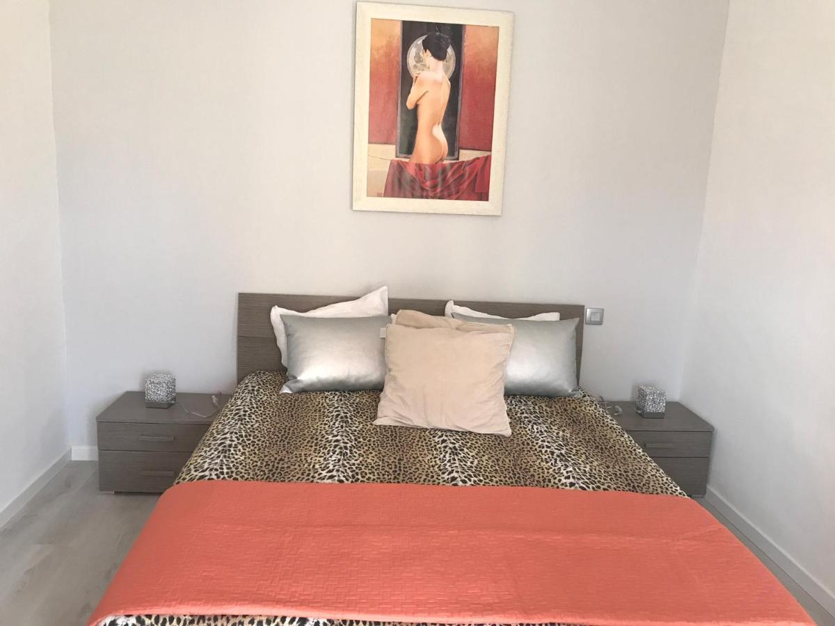 Appartement Terrasse Dans Palace Centre Ville マントン エクステリア 写真
