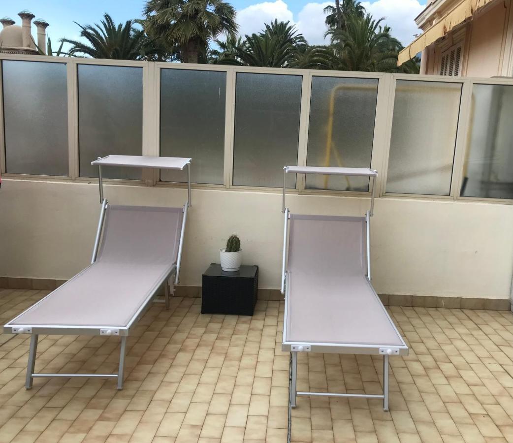 Appartement Terrasse Dans Palace Centre Ville マントン エクステリア 写真